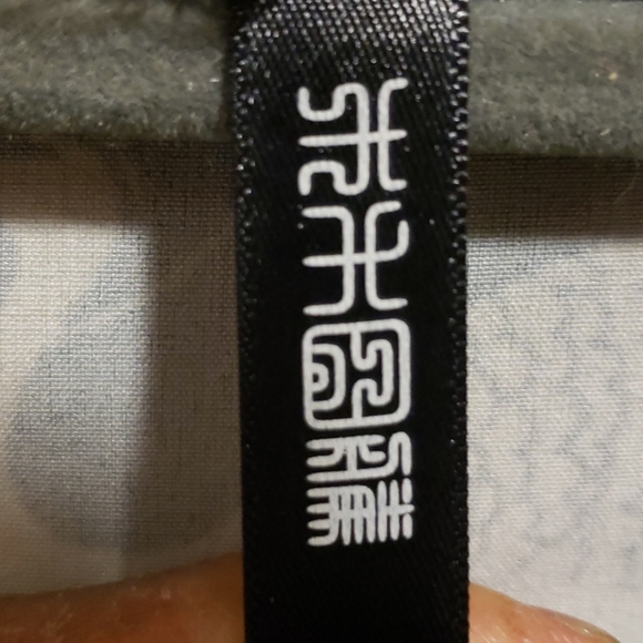 MEN'S BLACK FLORAL PANCHO SIZE LARGE - Picture 4 of 13